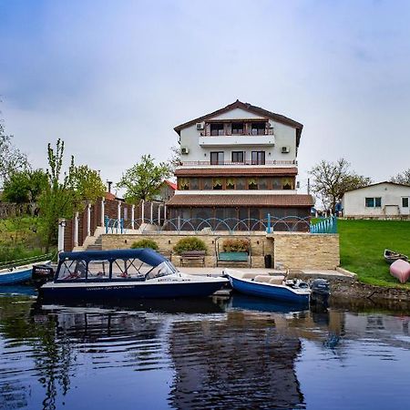 Pensiunea Pestisorul Dunavăţu de Jos Exteriör bild