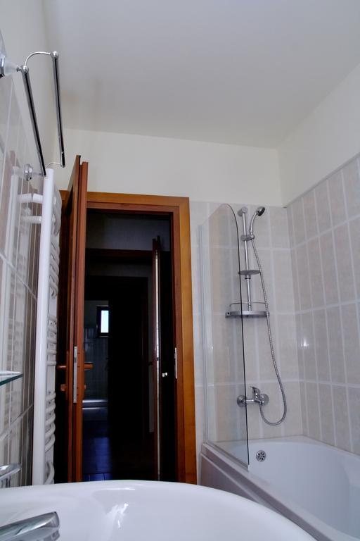 Pensiunea Pestisorul Dunavăţu de Jos Rum bild